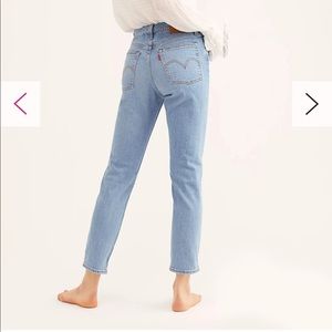 Very good condition Levi's Wedgie Icon High-Rise Jeans!